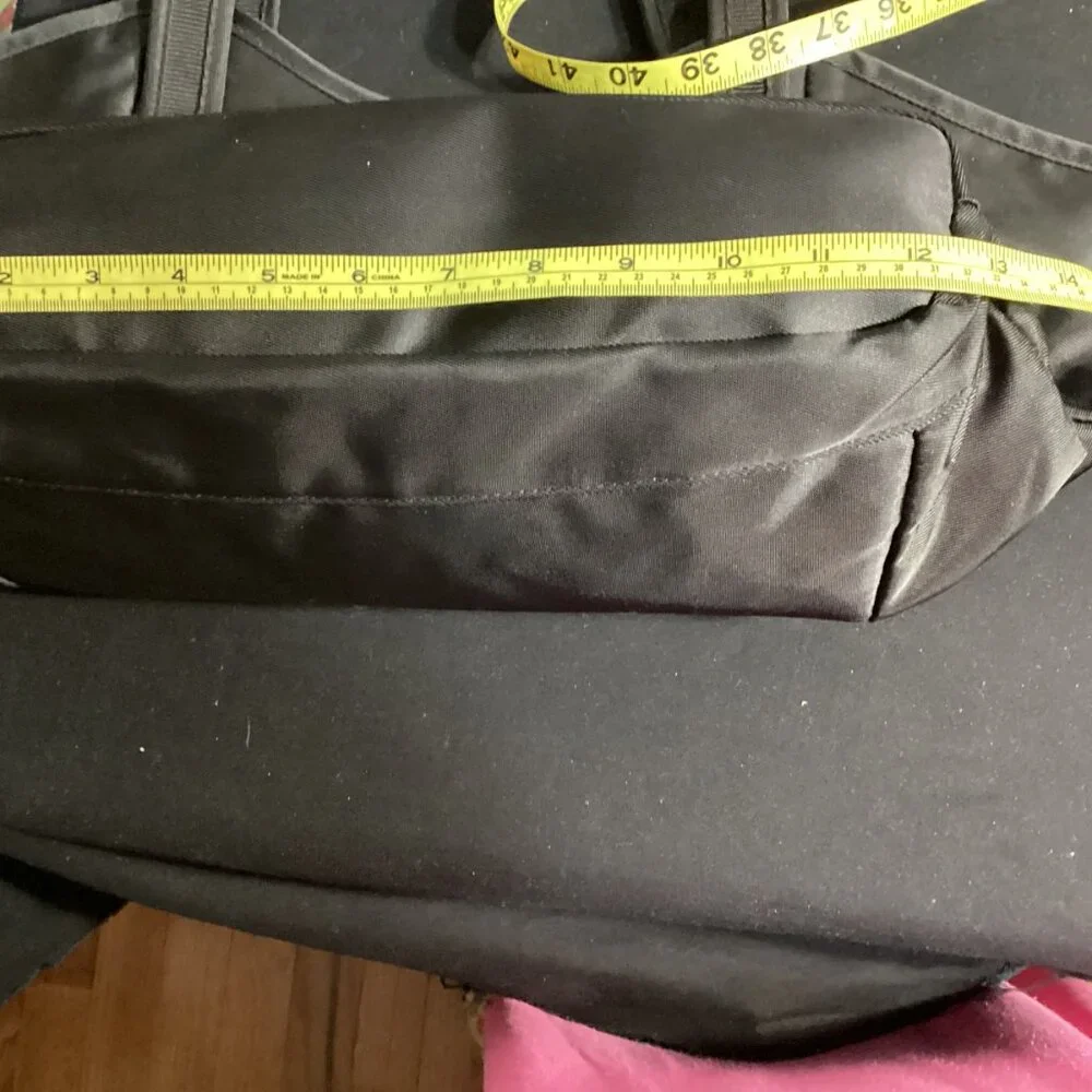 Magellan's travel bag w/locks - Picture 4 of 11